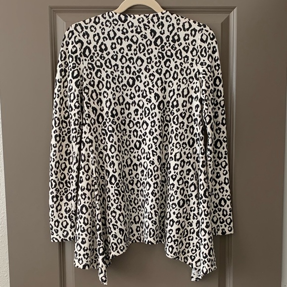 Criss Cross Leopard Print Flowy Cardigan - Picture 2 of 5